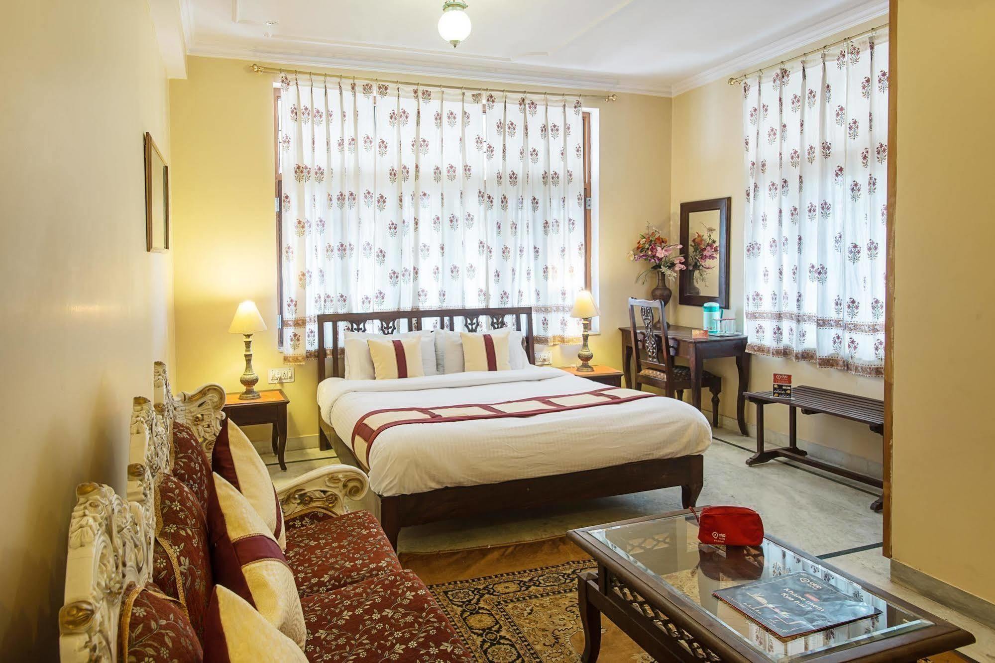 In 3* Jaipur